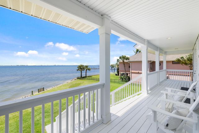 2005 Jessica Way, Navarre, FL 32566