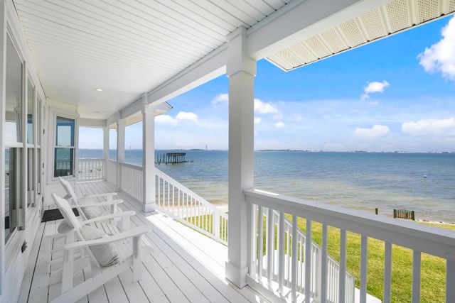 2005 Jessica Way, Navarre, FL 32566