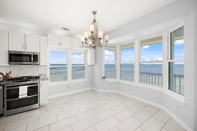 2005 Jessica Way, Navarre, FL 32566