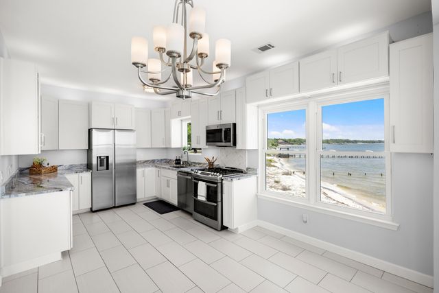 2005 Jessica Way, Navarre, FL 32566