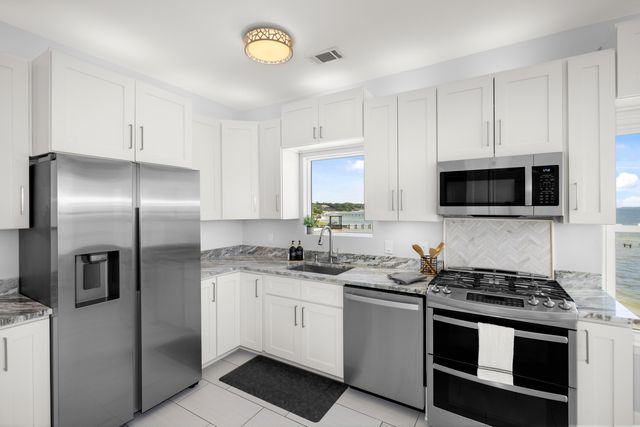 2005 Jessica Way, Navarre, FL 32566