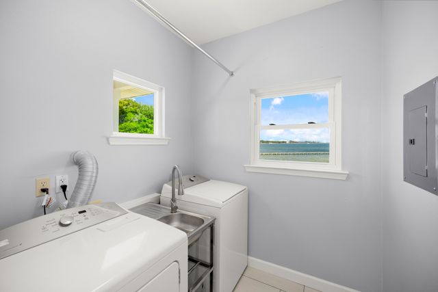 2005 Jessica Way, Navarre, FL 32566