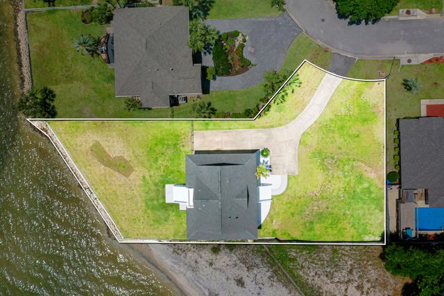 2005 Jessica Way, Navarre, FL 32566