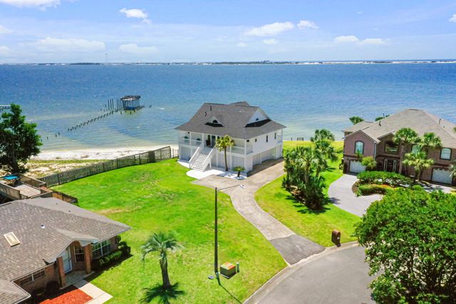 2005 Jessica Way, Navarre, FL 32566