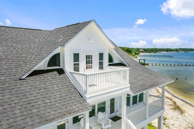 2005 Jessica Way, Navarre, FL 32566