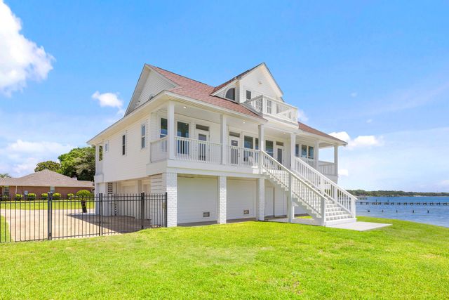 2005 Jessica Way, Navarre, FL 32566