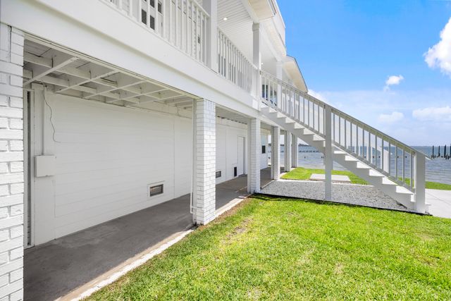 2005 Jessica Way, Navarre, FL 32566