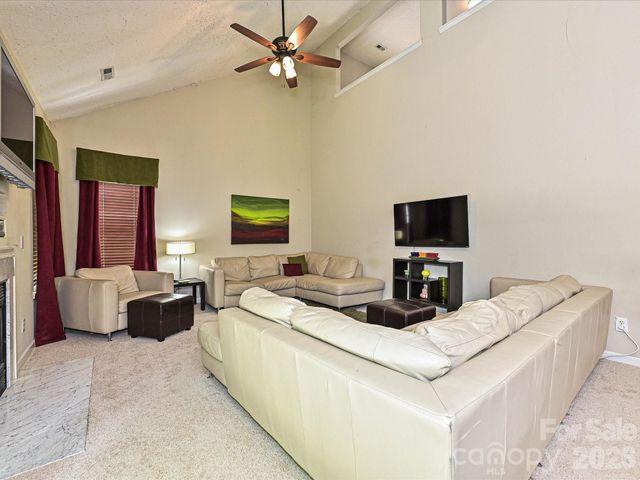6719 Reedy Creek Road, Charlotte, NC 28215