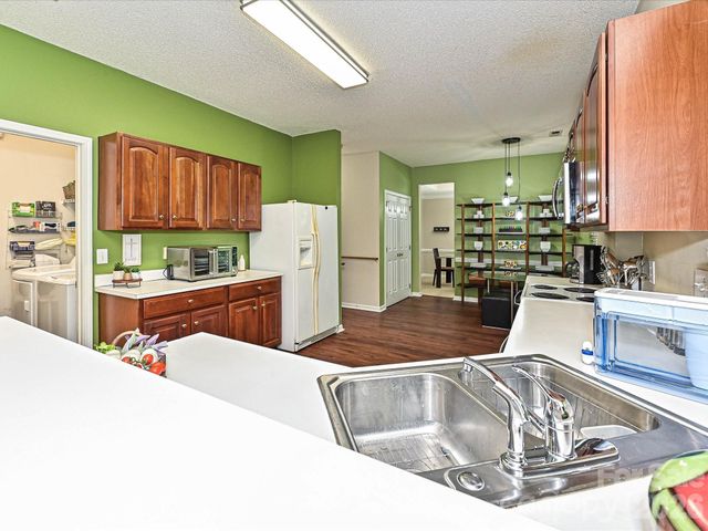 6719 Reedy Creek Road, Charlotte, NC 28215
