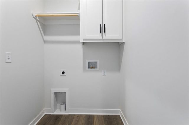 110 E Woodland Avenue, Lone Jack, MO 64070