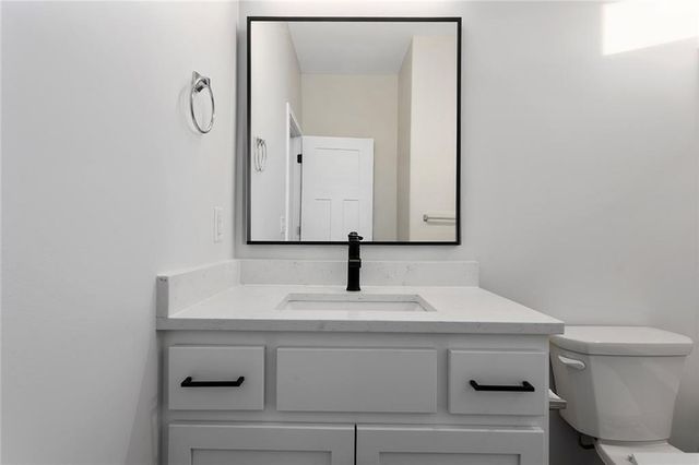 110 E Woodland Avenue, Lone Jack, MO 64070