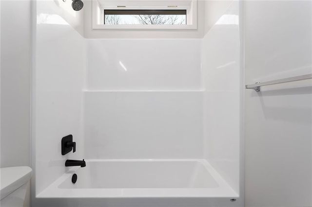 110 E Woodland Avenue, Lone Jack, MO 64070