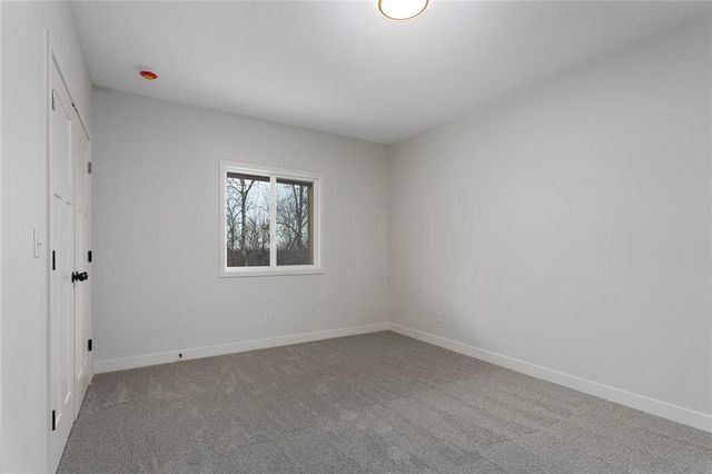 110 E Woodland Avenue, Lone Jack, MO 64070