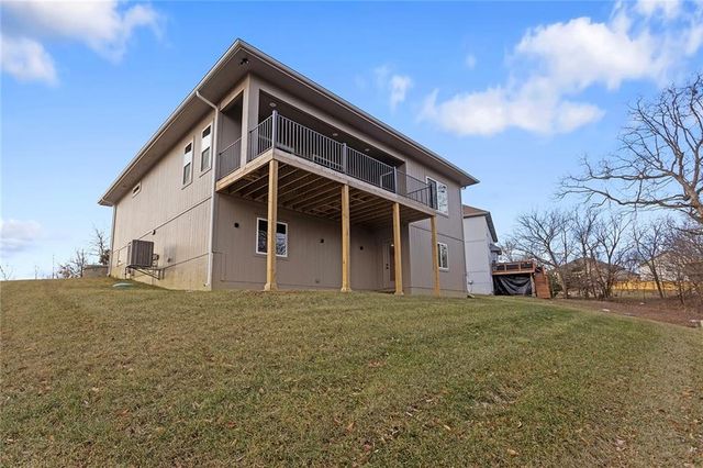 110 E Woodland Avenue, Lone Jack, MO 64070