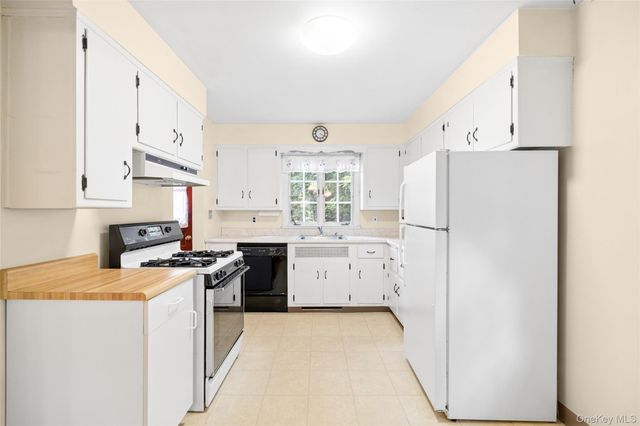 31 Briarwood Drive, New City, NY 10956