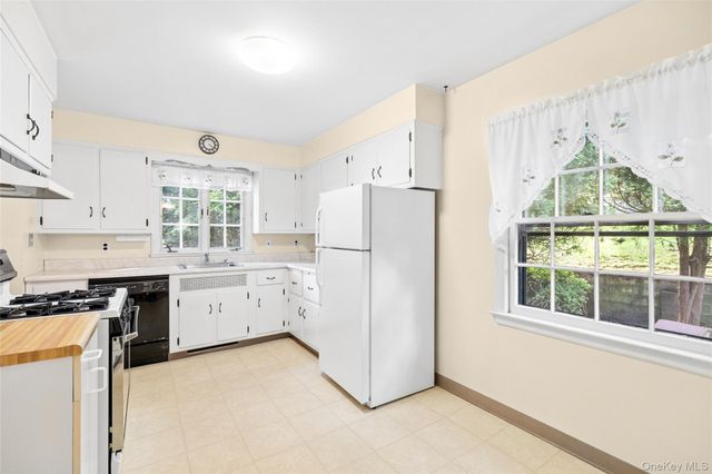 31 Briarwood Drive, New City, NY 10956