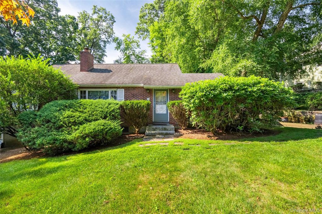 31 Briarwood Drive, New City, NY 10956 — photo 2