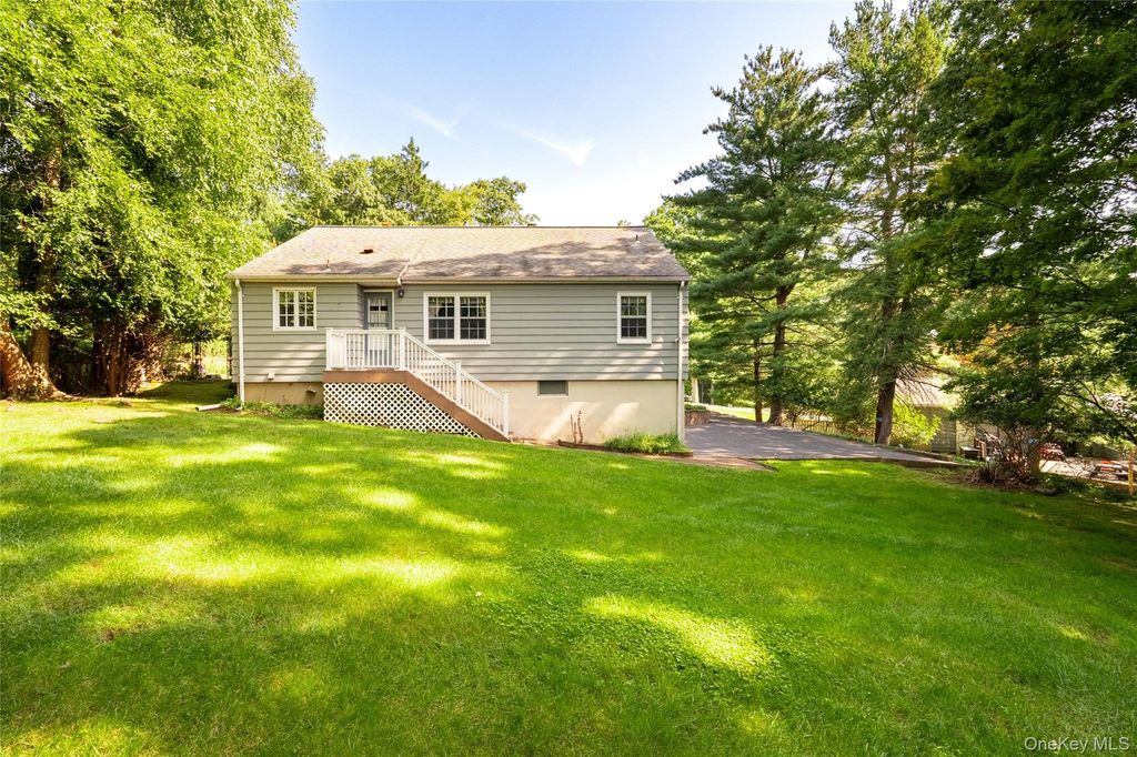 31 Briarwood Drive, New City, NY 10956 — photo 5