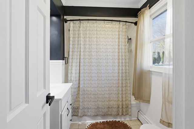 52 Viking Drive, Portsmouth, RI 02871