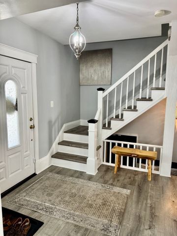 11 Austin St, Milton, MA 02186