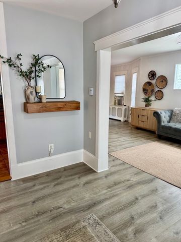 11 Austin St, Milton, MA 02186