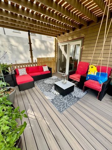 11 Austin St, Milton, MA 02186