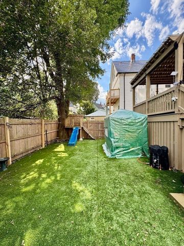 11 Austin St, Milton, MA 02186