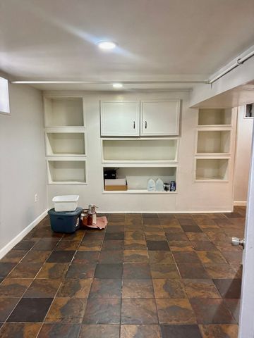 11 Austin St, Milton, MA 02186