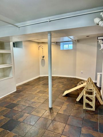 11 Austin St, Milton, MA 02186