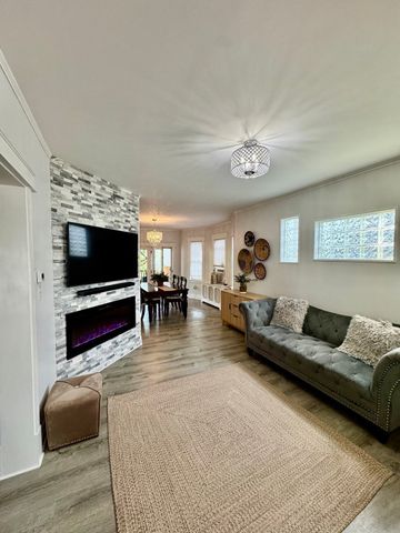 11 Austin St, Milton, MA 02186