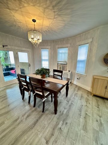 11 Austin St, Milton, MA 02186
