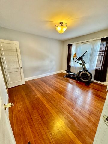 11 Austin St, Milton, MA 02186