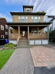 11 Austin St, Milton, MA 02186