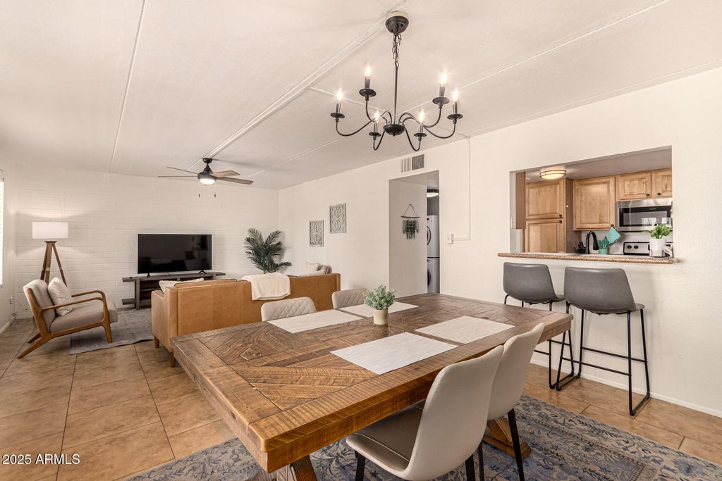 Image 10 of property listing at 240 S OLD LITCHFIELD Road 113, Litchfield Park, AZ 85340