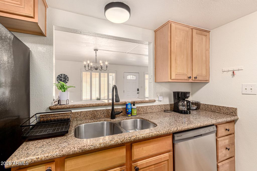 Image 14 of property listing at 240 S OLD LITCHFIELD Road 113, Litchfield Park, AZ 85340