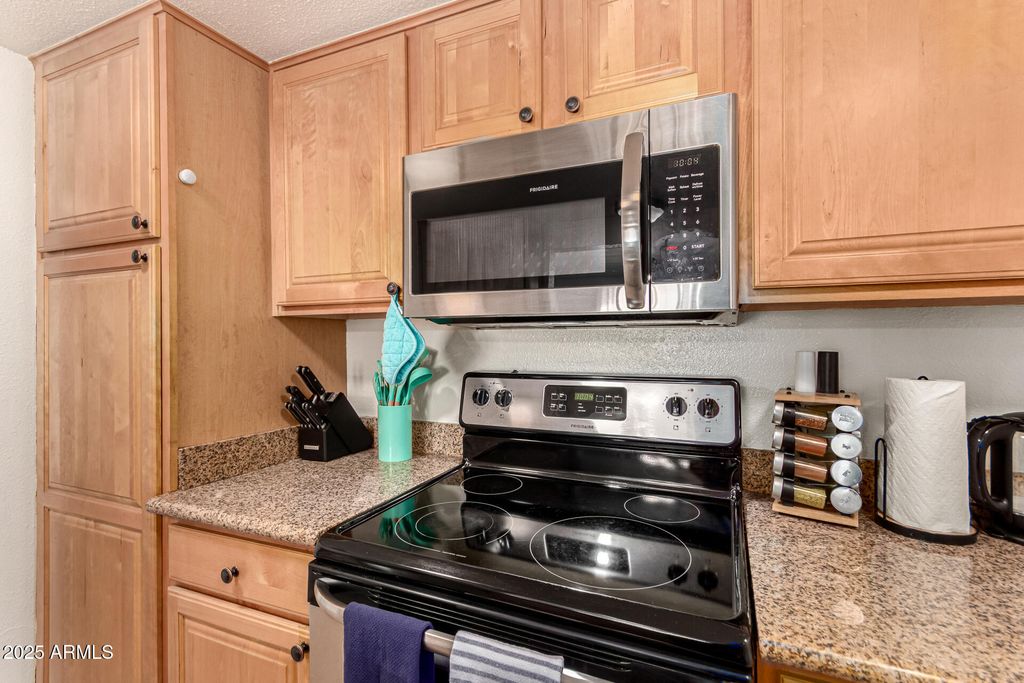 Image 15 of property listing at 240 S OLD LITCHFIELD Road 113, Litchfield Park, AZ 85340