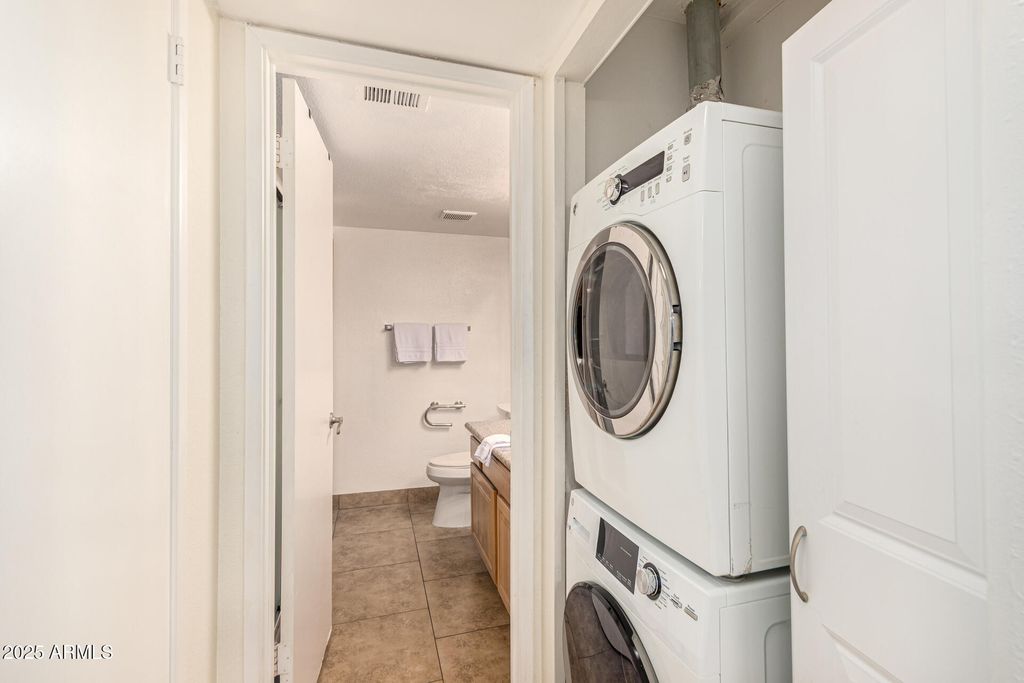 Image 24 of property listing at 240 S OLD LITCHFIELD Road 113, Litchfield Park, AZ 85340