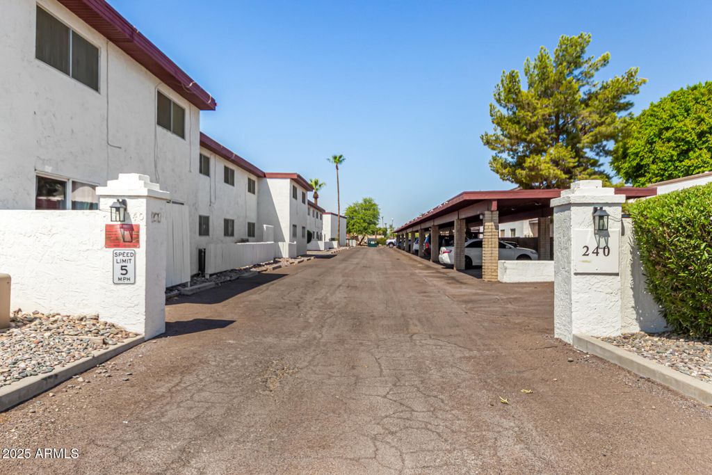 Image 30 of property listing at 240 S OLD LITCHFIELD Road 113, Litchfield Park, AZ 85340