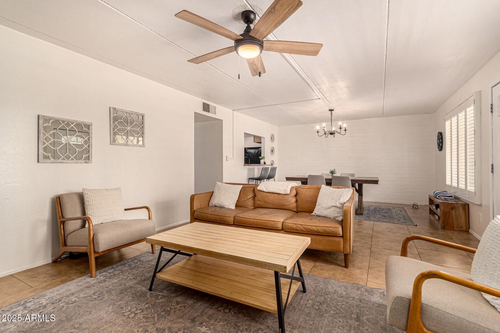 Image 7 of property listing at 240 S OLD LITCHFIELD Road 113, Litchfield Park, AZ 85340