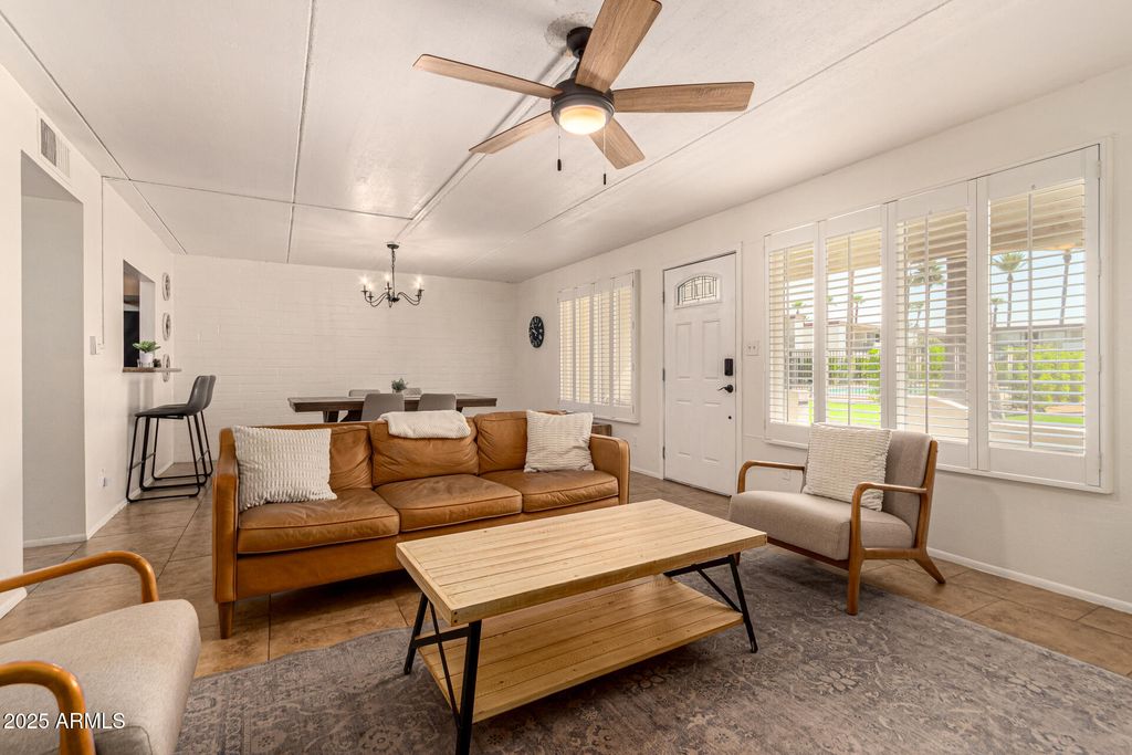 Image 8 of property listing at 240 S OLD LITCHFIELD Road 113, Litchfield Park, AZ 85340