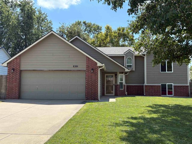 8301 W Aberdeen Cir, Wichita, KS 67212