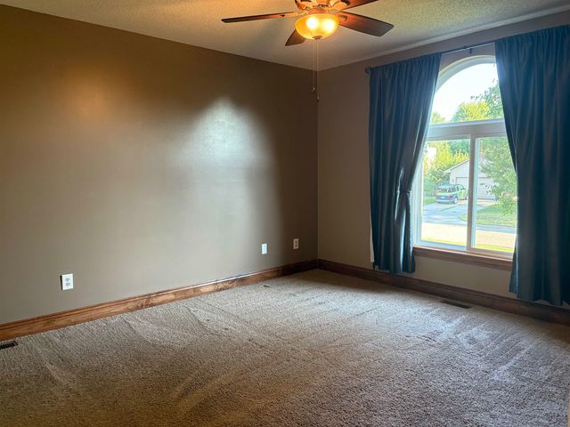 8301 W Aberdeen Cir, Wichita, KS 67212