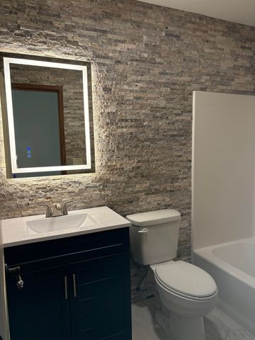 8301 W Aberdeen Cir, Wichita, KS 67212