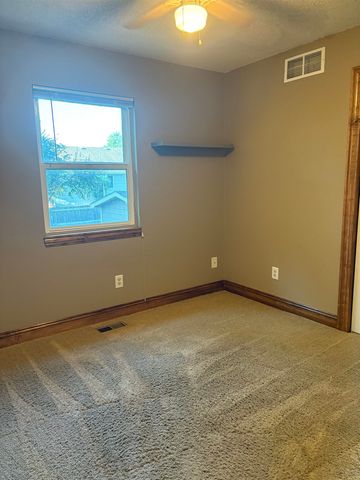 8301 W Aberdeen Cir, Wichita, KS 67212