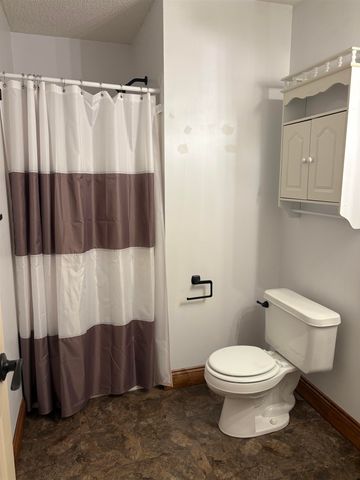 8301 W Aberdeen Cir, Wichita, KS 67212