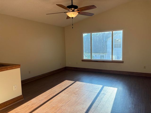 8301 W Aberdeen Cir, Wichita, KS 67212