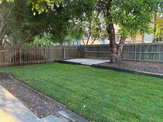 8301 W Aberdeen Cir, Wichita, KS 67212