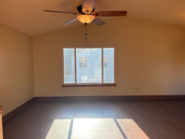 8301 W Aberdeen Cir, Wichita, KS 67212