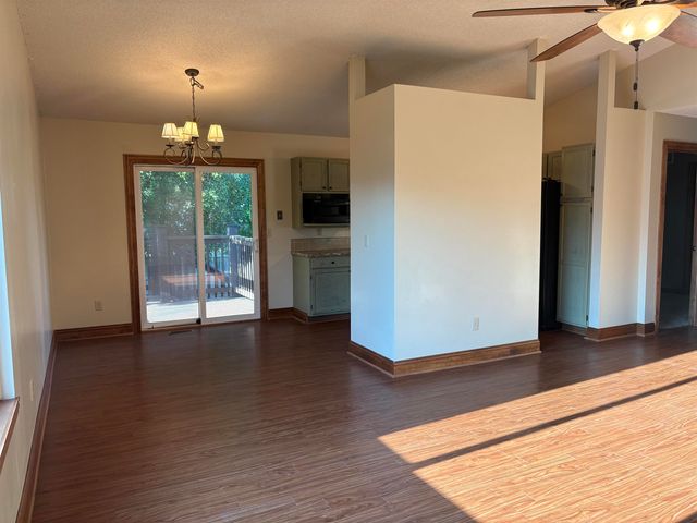 8301 W Aberdeen Cir, Wichita, KS 67212