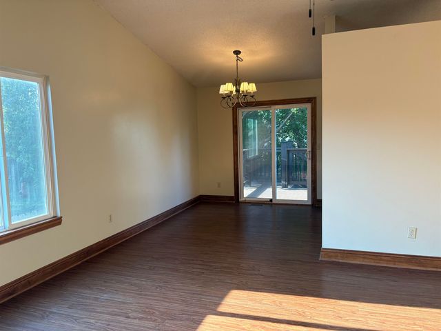 8301 W Aberdeen Cir, Wichita, KS 67212